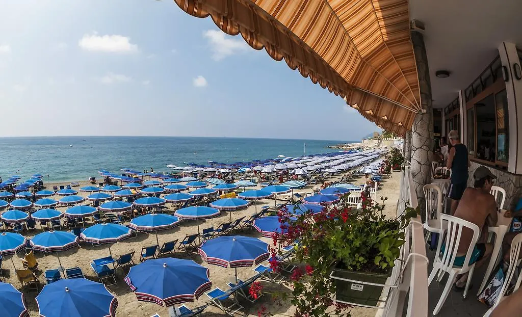 Appart hôtel Residence Hotel Kriss Deiva Marina