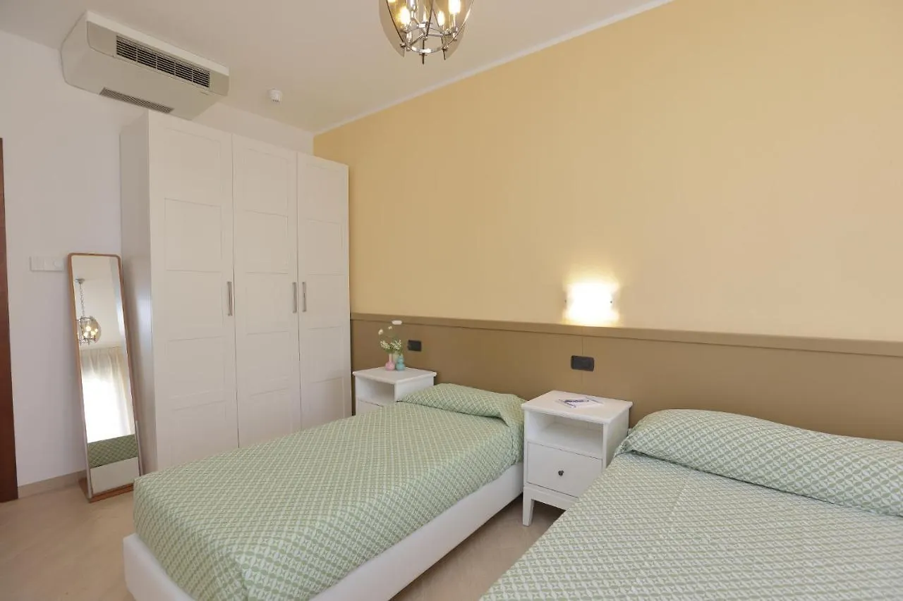 Residence Hotel Kriss Deiva Marina 3*,  Italie