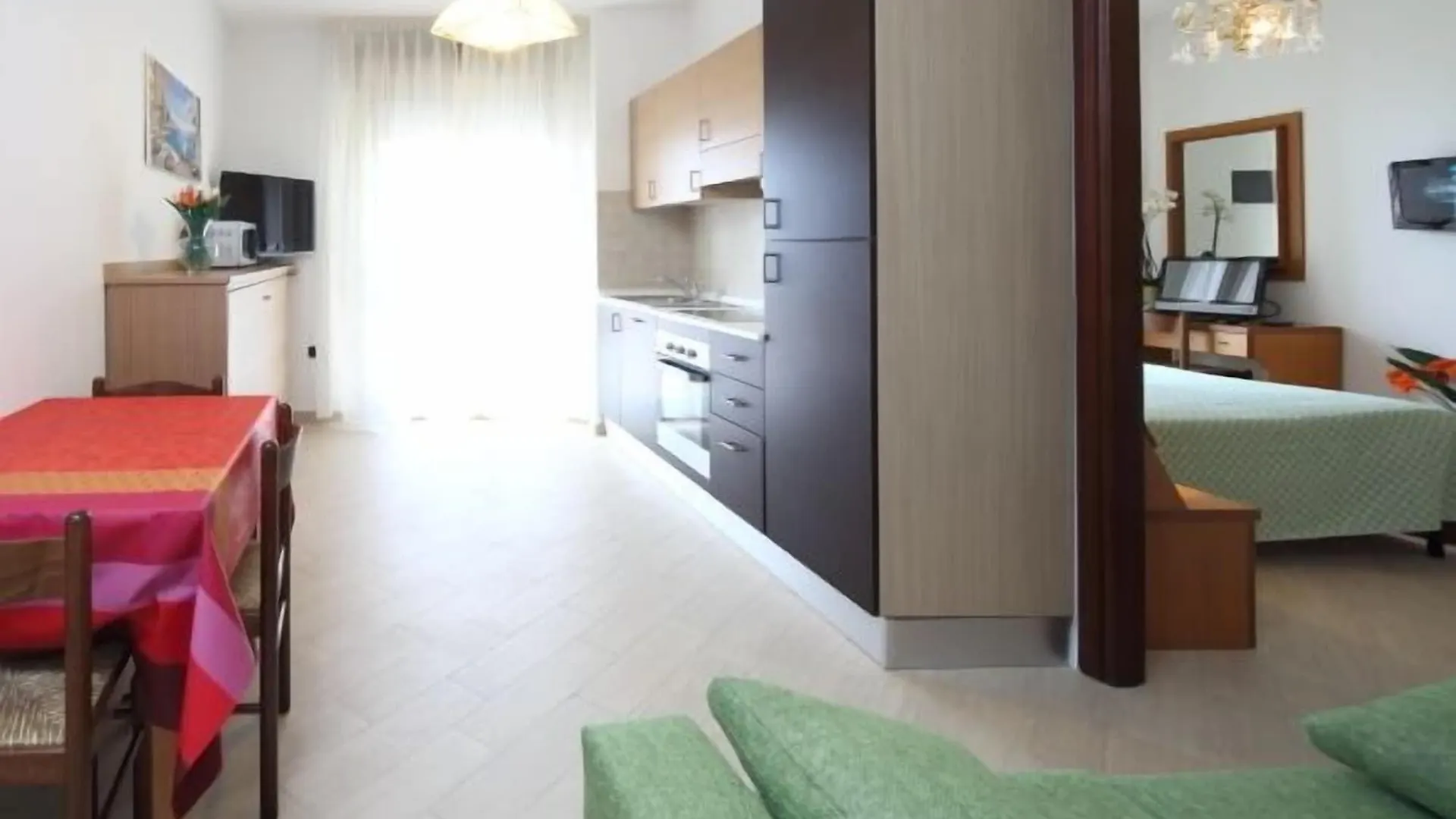 Residence Hotel Kriss Deiva Marina