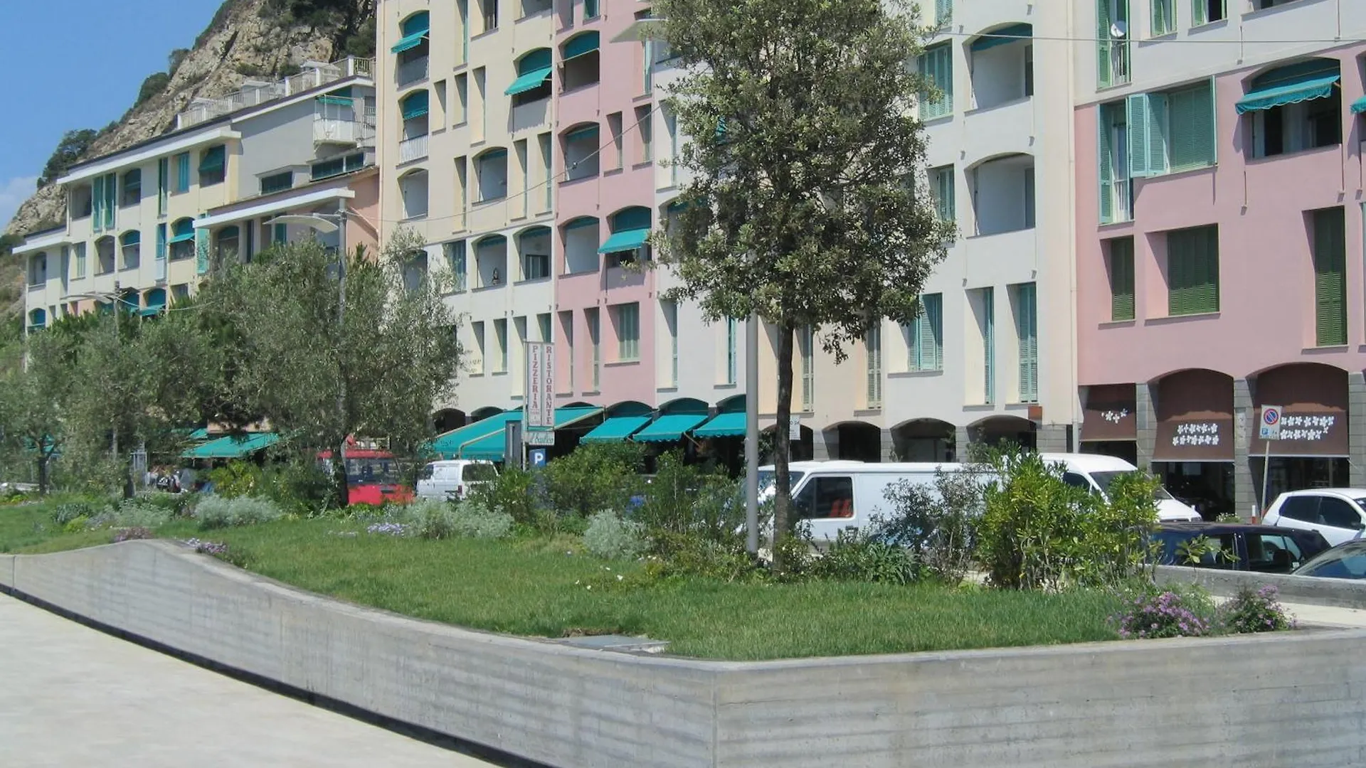 Residence Hotel Kriss Deiva Marina Appart hôtel