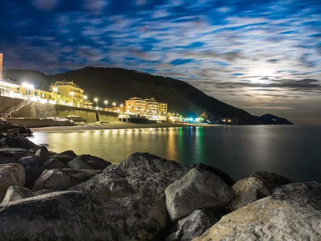 Appart hôtel Residence Hotel Kriss Deiva Marina