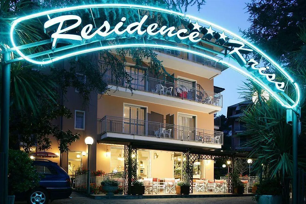 Residence Hotel Kriss Deiva Marina Appart hôtel