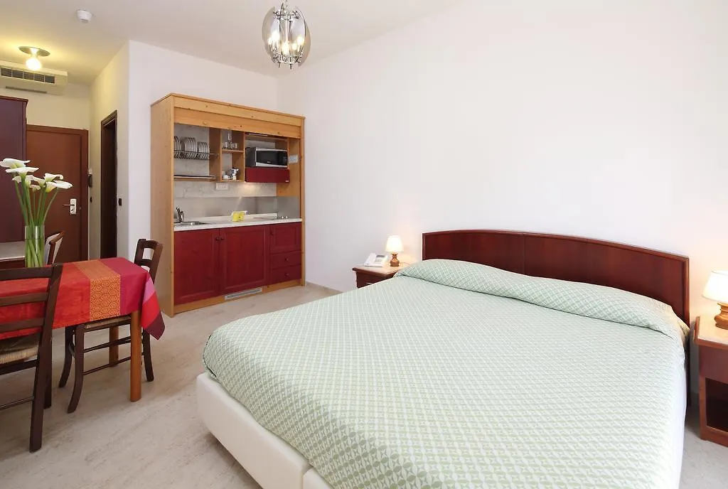 Residence Hotel Kriss Deiva Marina
